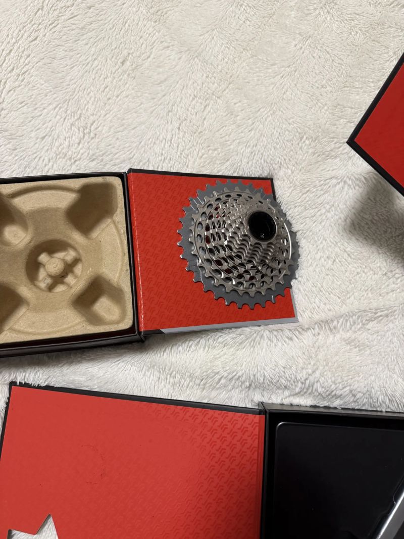 Prodám kazetu SRAM RED XG-1290 10-33