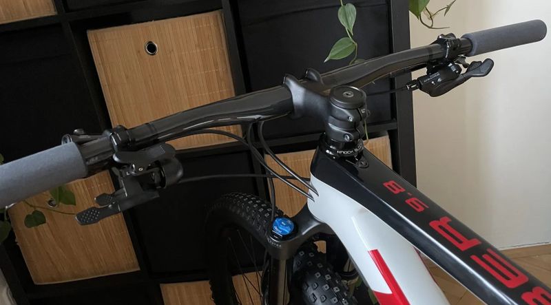 Trek Procaliber 9.8 / Crystal White / vel.L / XT 1x12 / 10kg