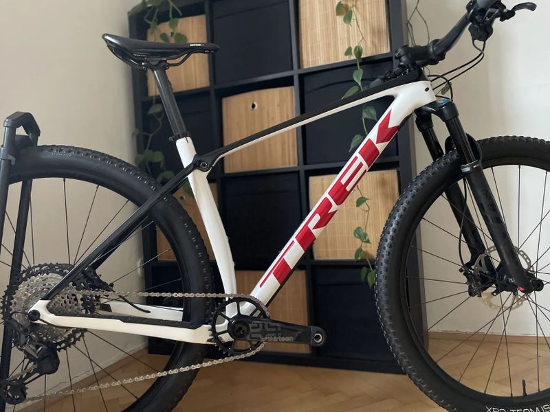 Trek Procaliber 9.8 / Crystal White / vel.L / XT 1x12 / 10kg