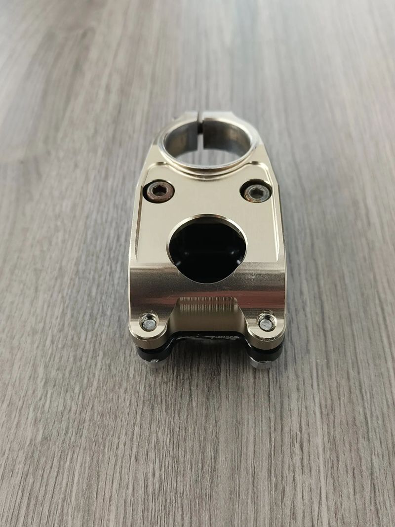Představec RENTHAL Duo 31.8 mm, délka 40 mm, PC 2690 Kč