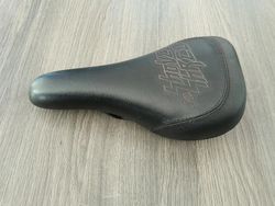 Sedlo Reverse Nico Vink Shovel & Shred PC 1390 Kč