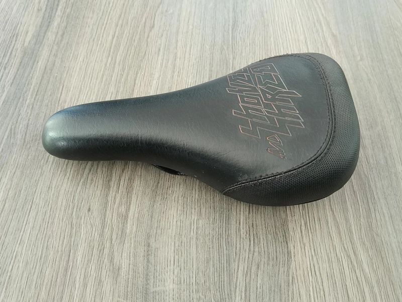 Sedlo Reverse Nico Vink Shovel & Shred PC 1390 Kč