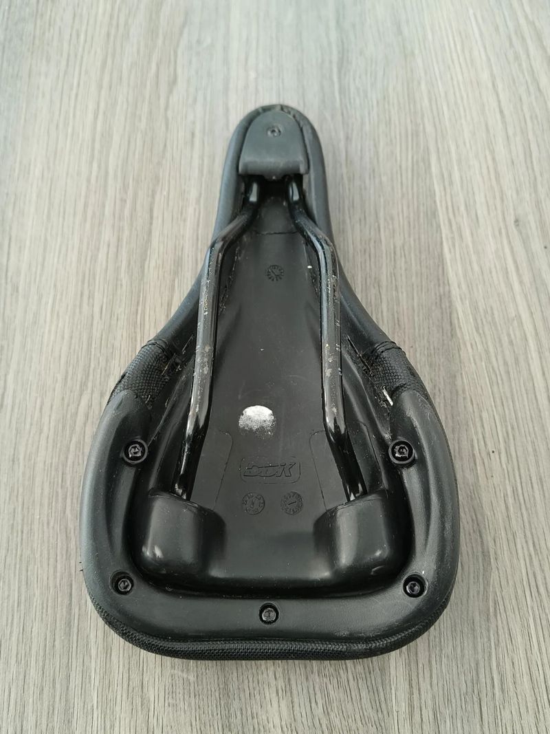 Sedlo Reverse Nico Vink Shovel & Shred PC 1390 Kč