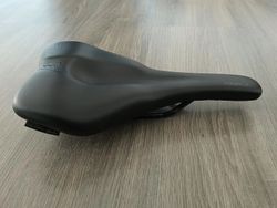 SQlab 610 Ergolux Active, TOP STAV, PC 3690 Kč