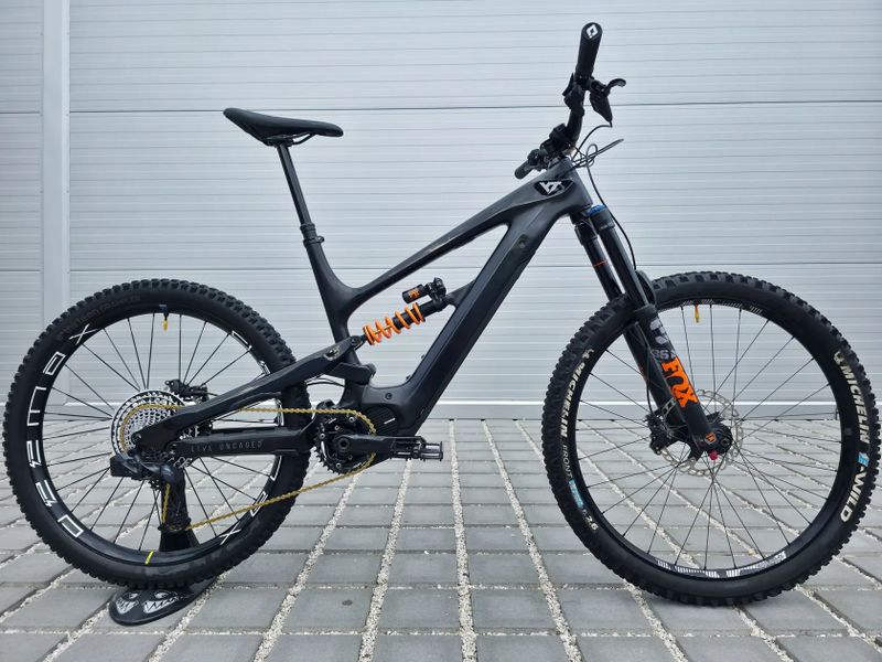 Elektrokolo YT Industries Decoy CF Pro Carbon 29″ velikost XL (L)