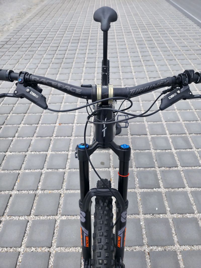 Elektrokolo YT Industries Decoy CF Pro Carbon 29″ velikost XL (L)
