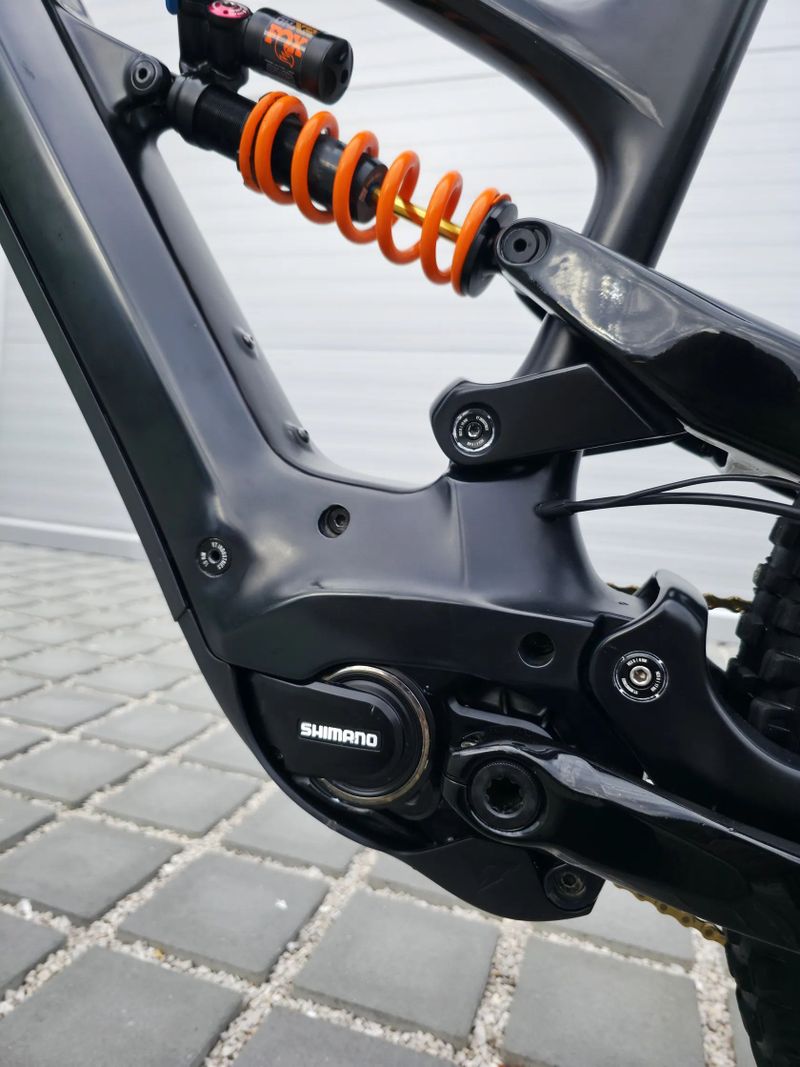 Elektrokolo YT Industries Decoy CF Pro Carbon 29″ velikost XL (L)
