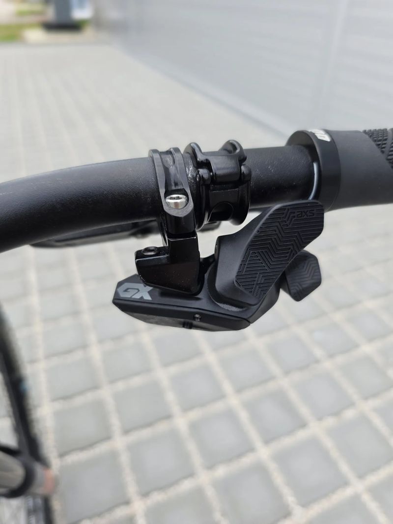 Elektrokolo YT Industries Decoy CF Pro Carbon 29″ velikost XL (L)