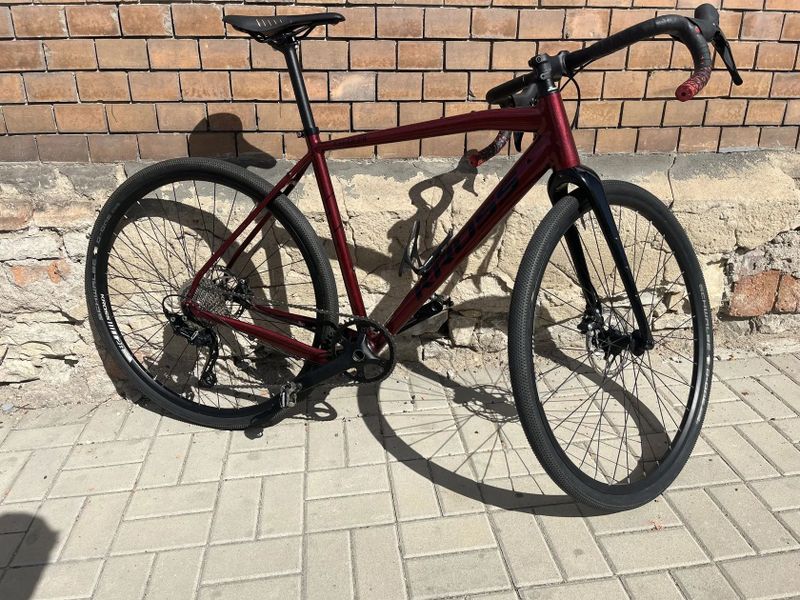 Kross Esker najeto cca. 500km nove komponenty 