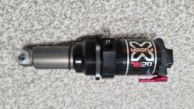 Tlumič X Fusion O2 RL pro Corratec Airtech - ala trunnion