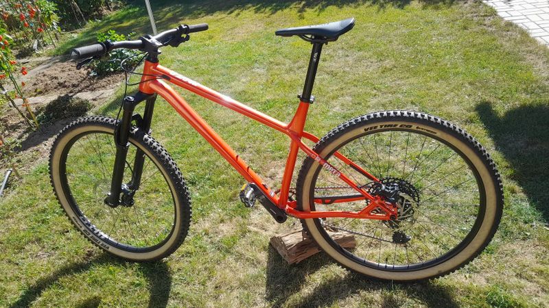 Commencal Meta HT AM Ride 29
