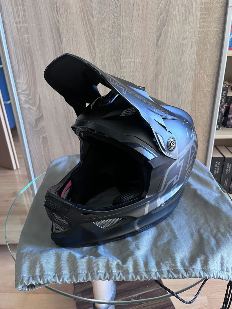 Troy Lee Designs D3
