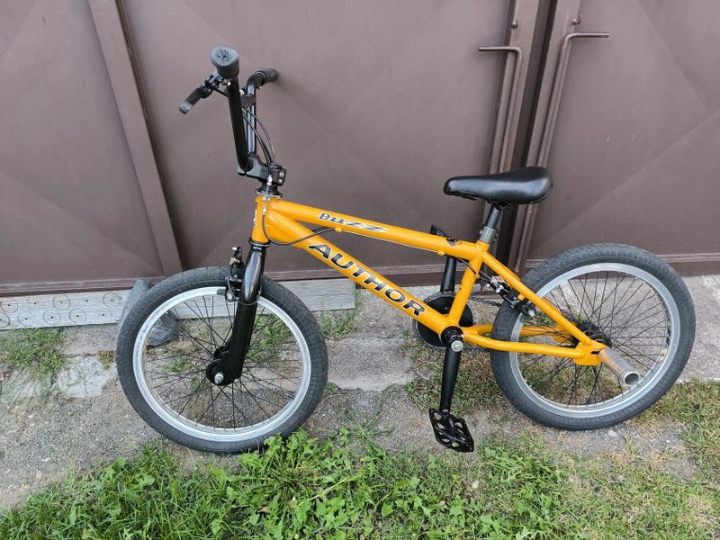 Author Buzz BMX