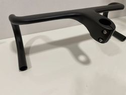 Aero karbonový kokpit 100X420, kopie Syncros