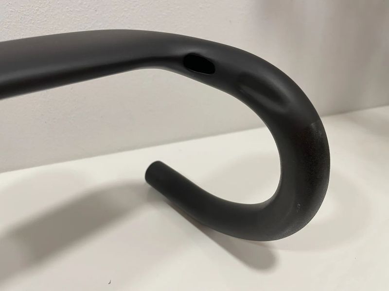 Aero karbonový kokpit 100X420, kopie Syncros