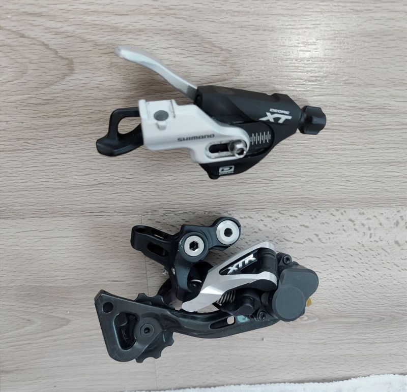 Shimano _XTR_carbon + XT razeni 10s