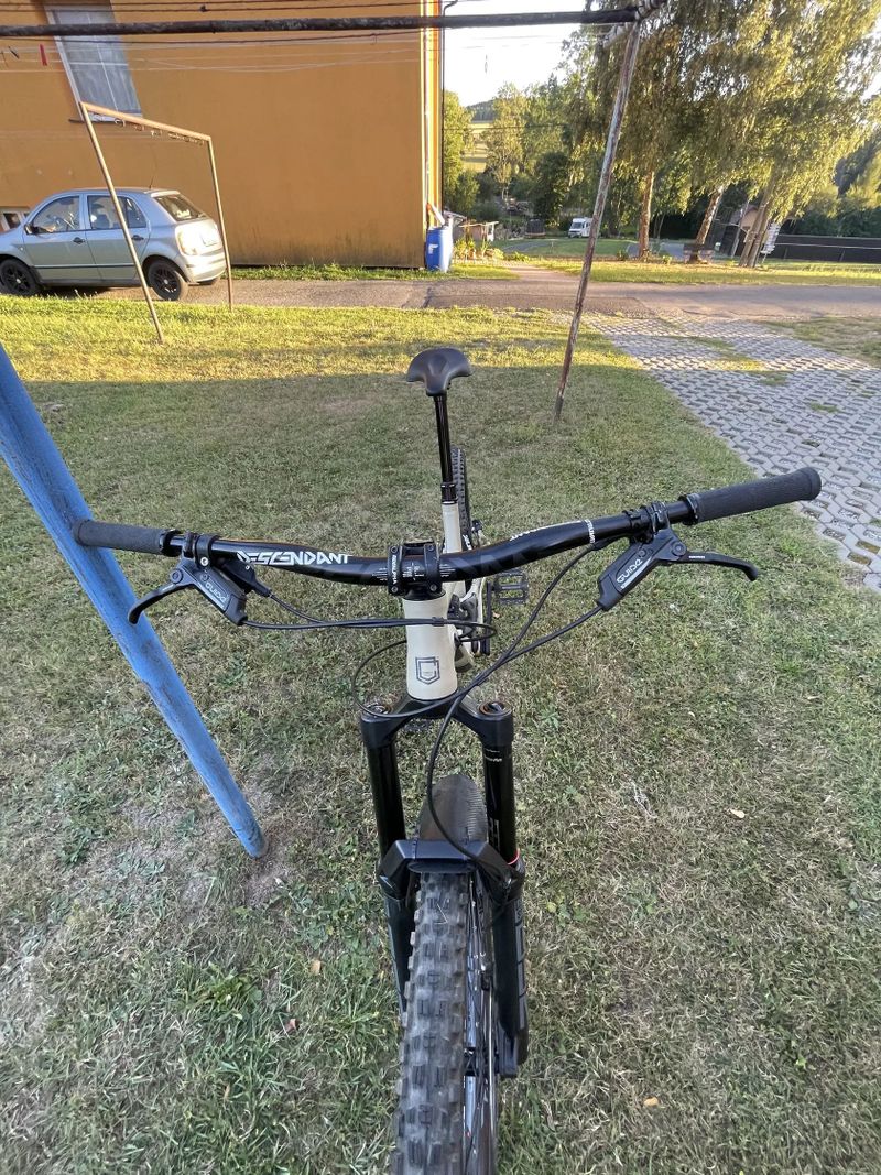 Commencal Clash