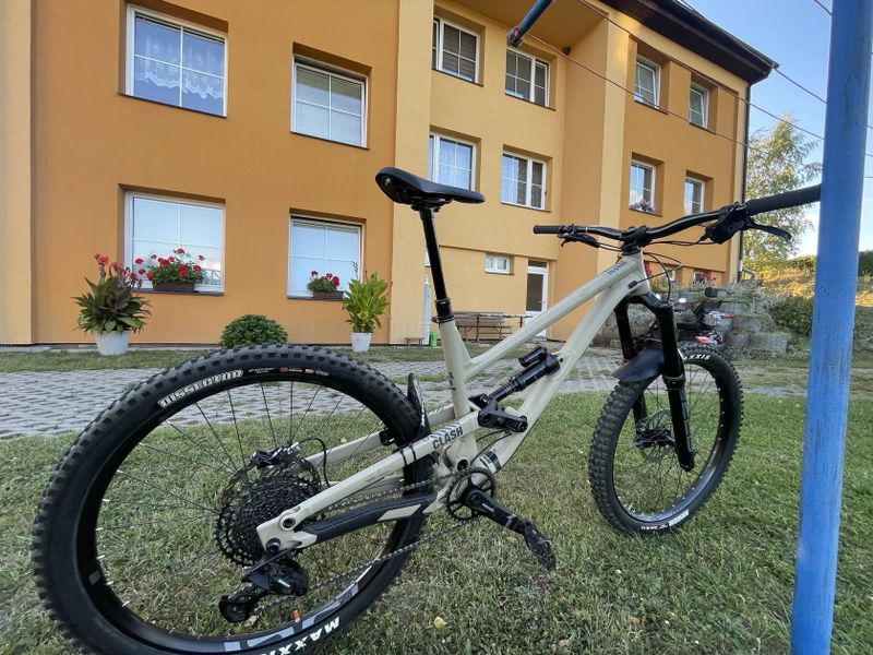 Commencal Clash