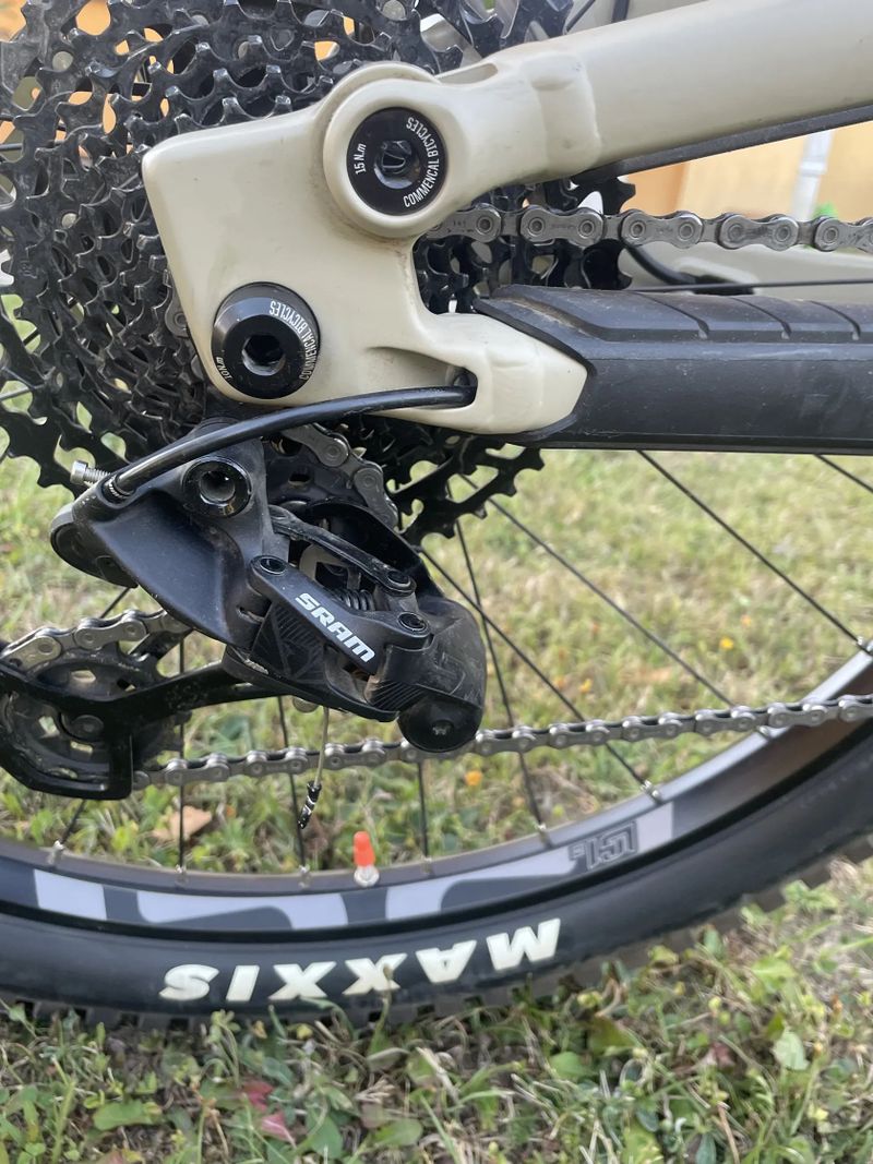 Commencal Clash
