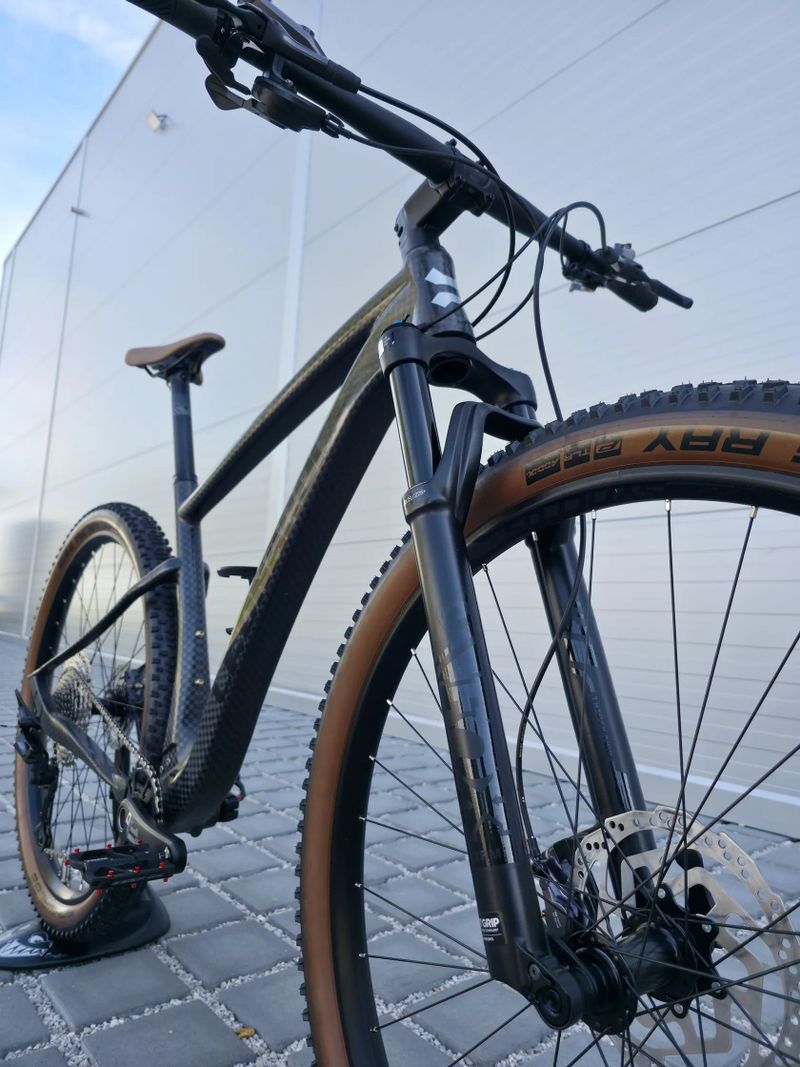 Horské kolo Leonardi Factory Racing DARKLITE Carbon 29″