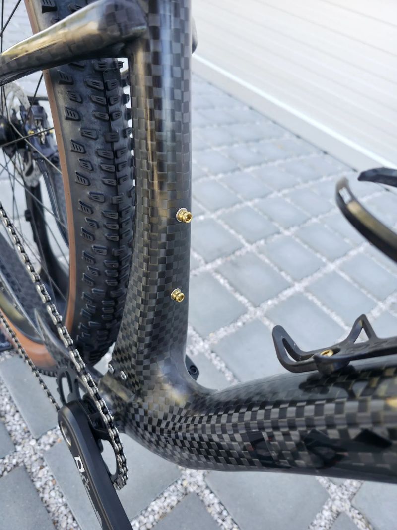 Horské kolo Leonardi Factory Racing DARKLITE Carbon 29″