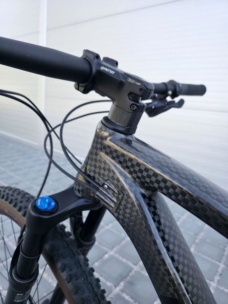 Horské kolo Leonardi Factory Racing DARKLITE Carbon 29″
