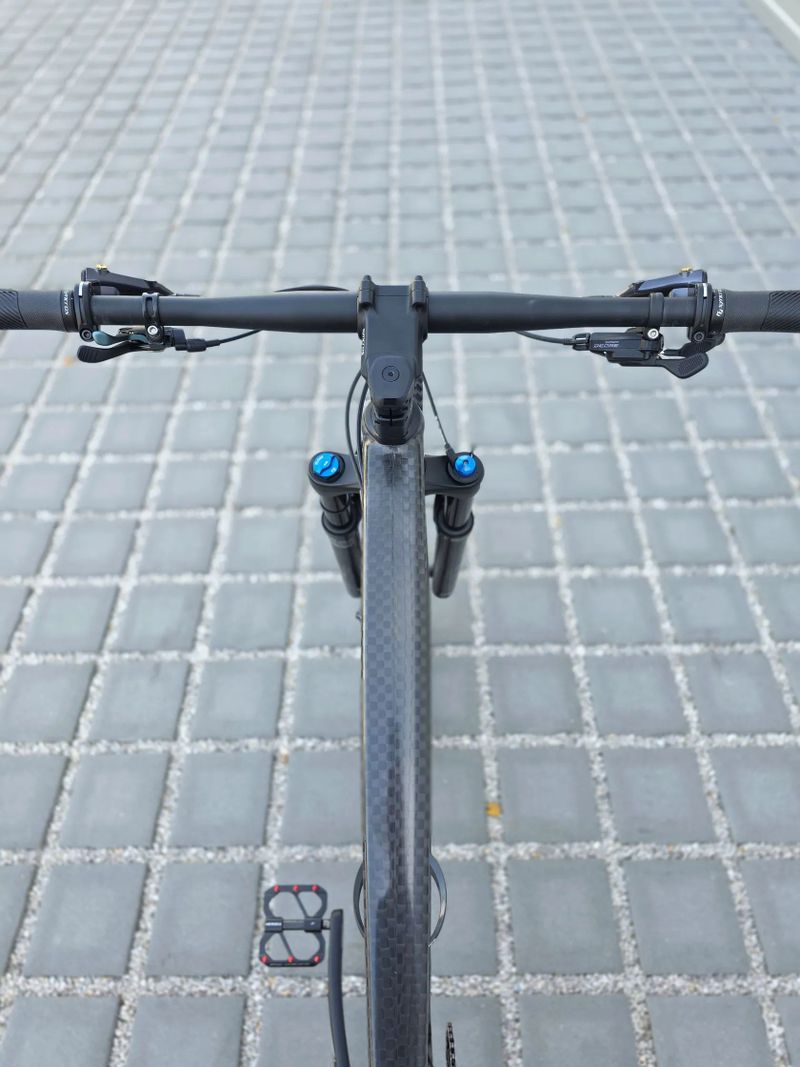 Horské kolo Leonardi Factory Racing DARKLITE Carbon 29″