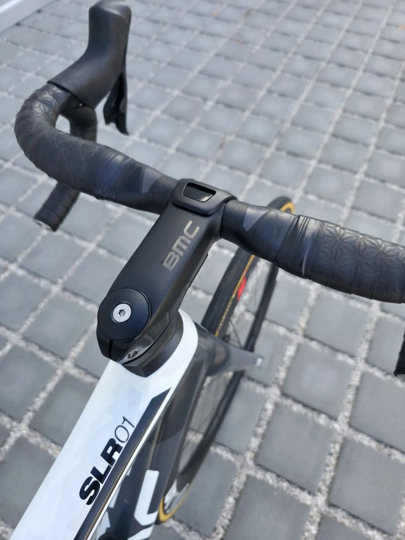 Silniční kolo BMC Teammachine SLR01 ONE Carbon 2020 SRAM RED eTap