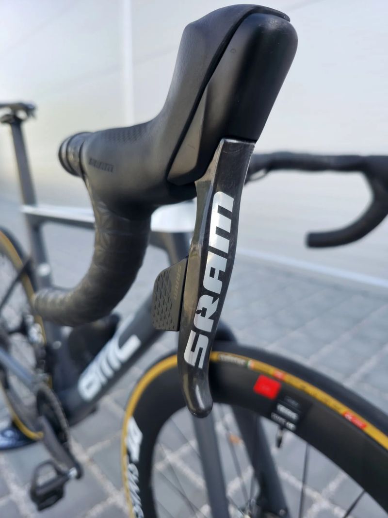 Silniční kolo BMC Teammachine SLR01 ONE Carbon 2020 SRAM RED eTap