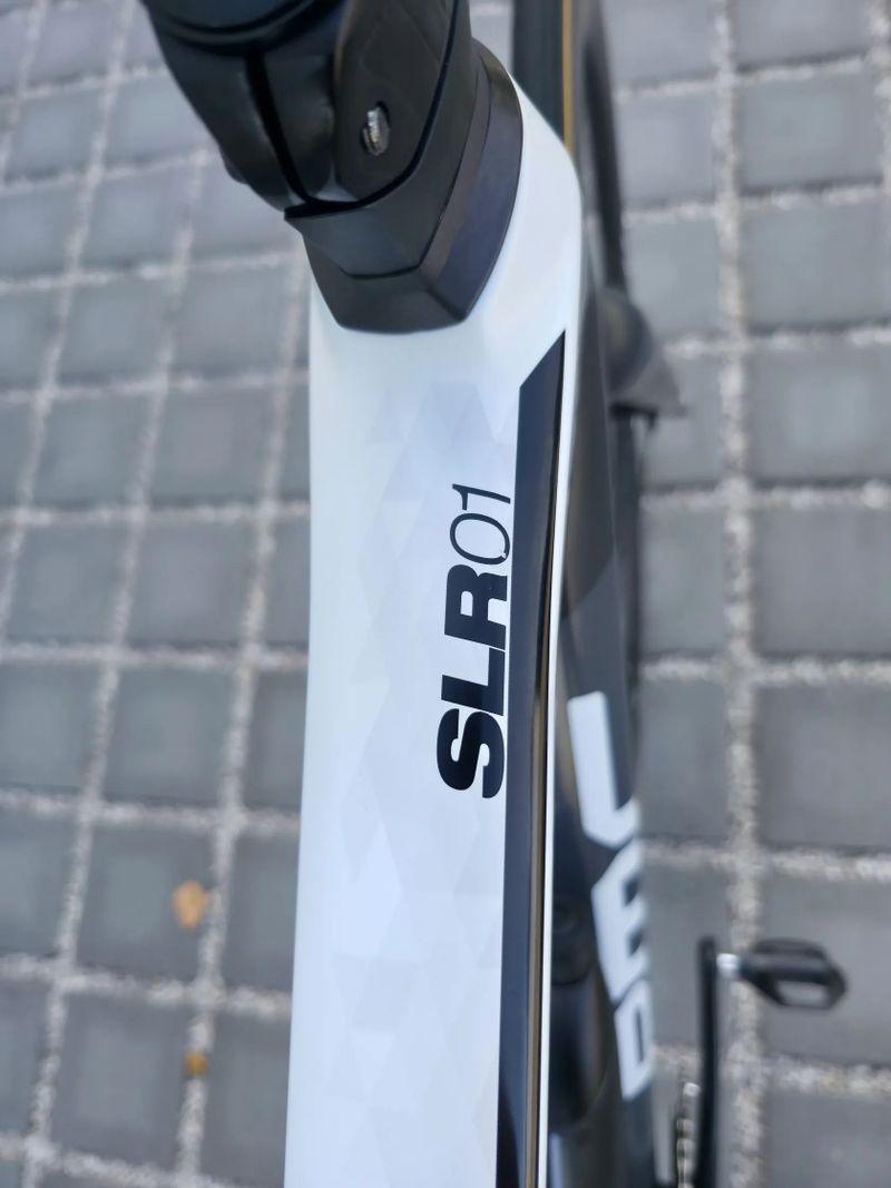 Silniční kolo BMC Teammachine SLR01 ONE Carbon 2020 SRAM RED eTap