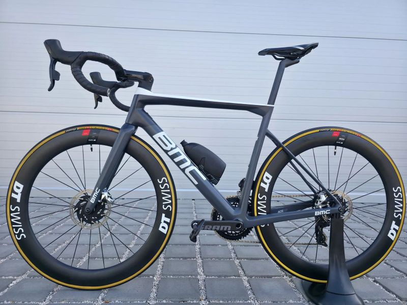 Silniční kolo BMC Teammachine SLR01 ONE Carbon 2020 SRAM RED eTap
