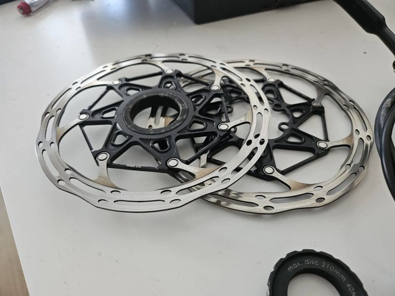 SRAM Level ULTIMATE