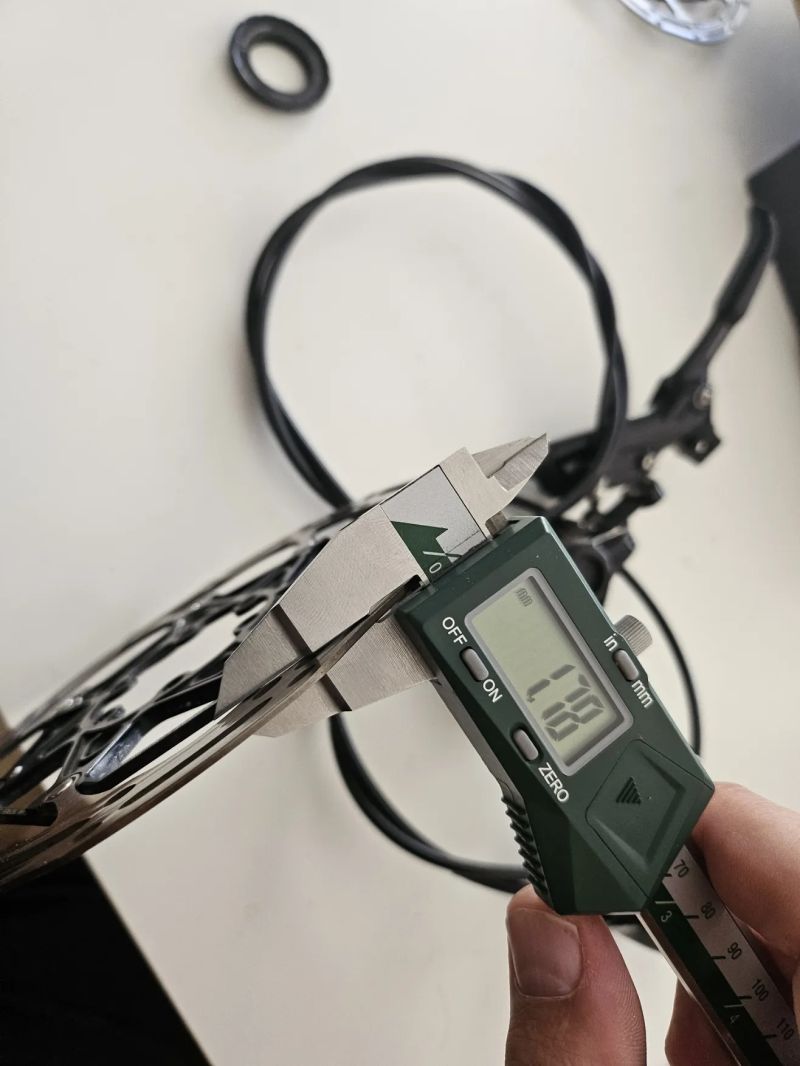 SRAM Level ULTIMATE