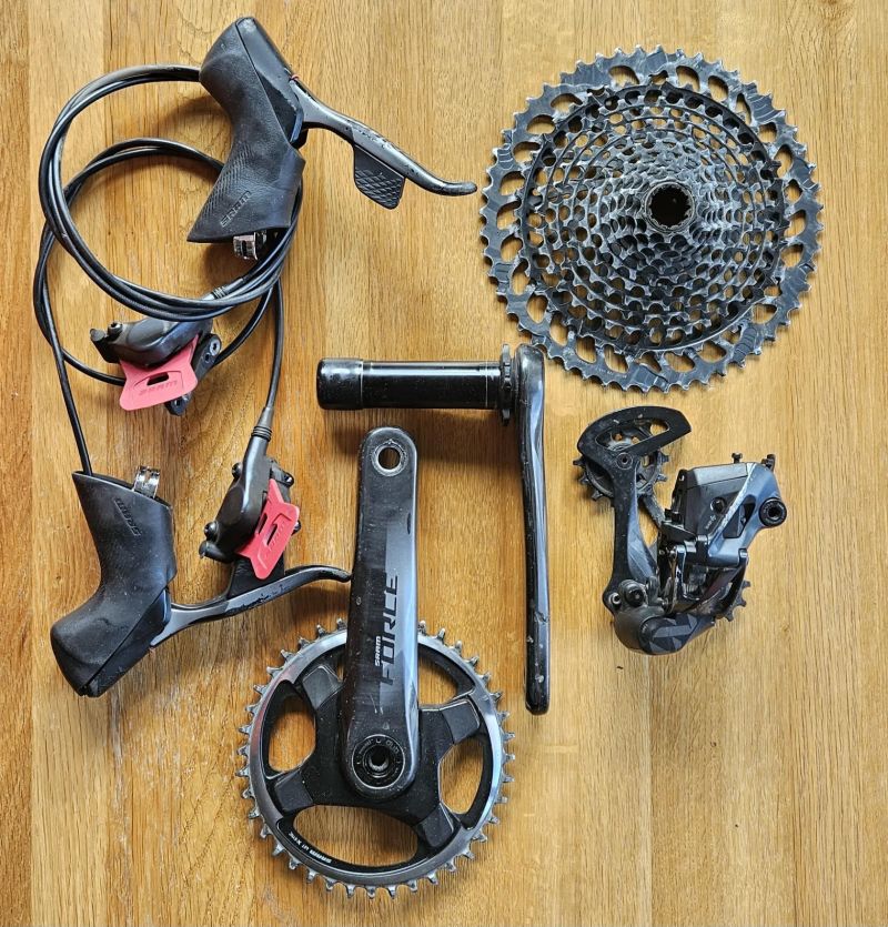 Sram Force AXS mullet gravel sada