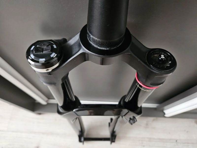 RockShox SID Ultimate Race Day 3P Flight Attendant