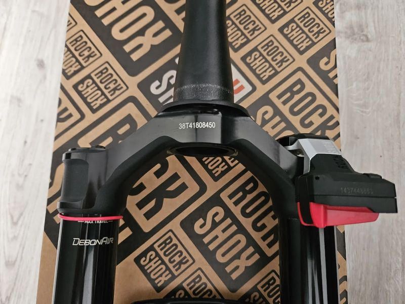 RockShox SID Ultimate Race Day 3P Flight Attendant