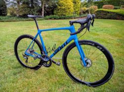Sportovní silniční kolo Giant TCR - rychlé, lehké, skvěle vybavené 