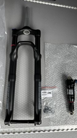 Vidlice Rock Shox Reba RL 120 mm Boost + tlumič RockShox Deluxe Ultimate 190×40