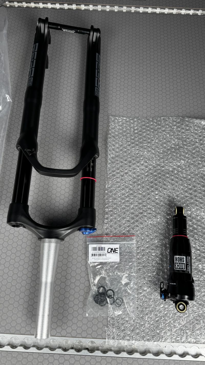 Vidlice Rock Shox Reba RL 120 mm Boost + tlumič RockShox Deluxe Ultimate 190×40