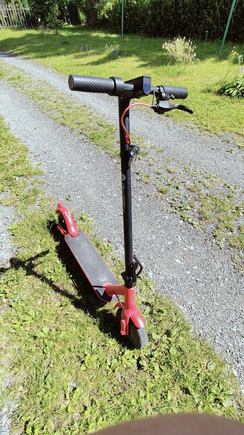 Elektrokoloběžka VOYAGER 350W NEO
