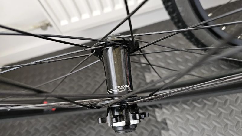 29" Zapletená kola BlackJack + zánovní pneu