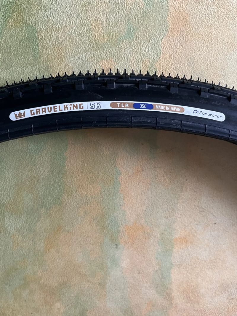 Pláště Panaracer GravelKing SK 700x35c + 700x32c – nové