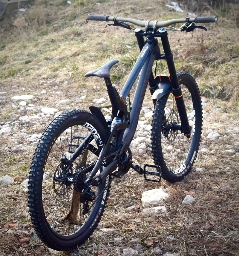 Canyon sender
