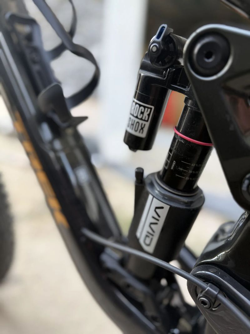 ZLEVNĚNO‼️ NOVÝ Trek Slash 9.9 XO AXS P1 - Black Olive v plné záruce