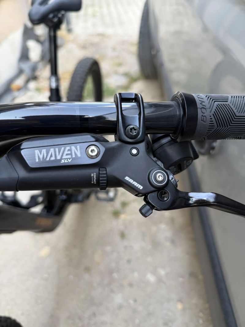 ZLEVNĚNO‼️ NOVÝ Trek Slash 9.9 XO AXS P1 - Black Olive v plné záruce