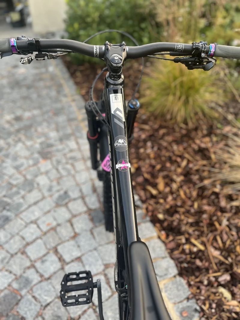 Nukeproof scout 290 rám s vidlicí