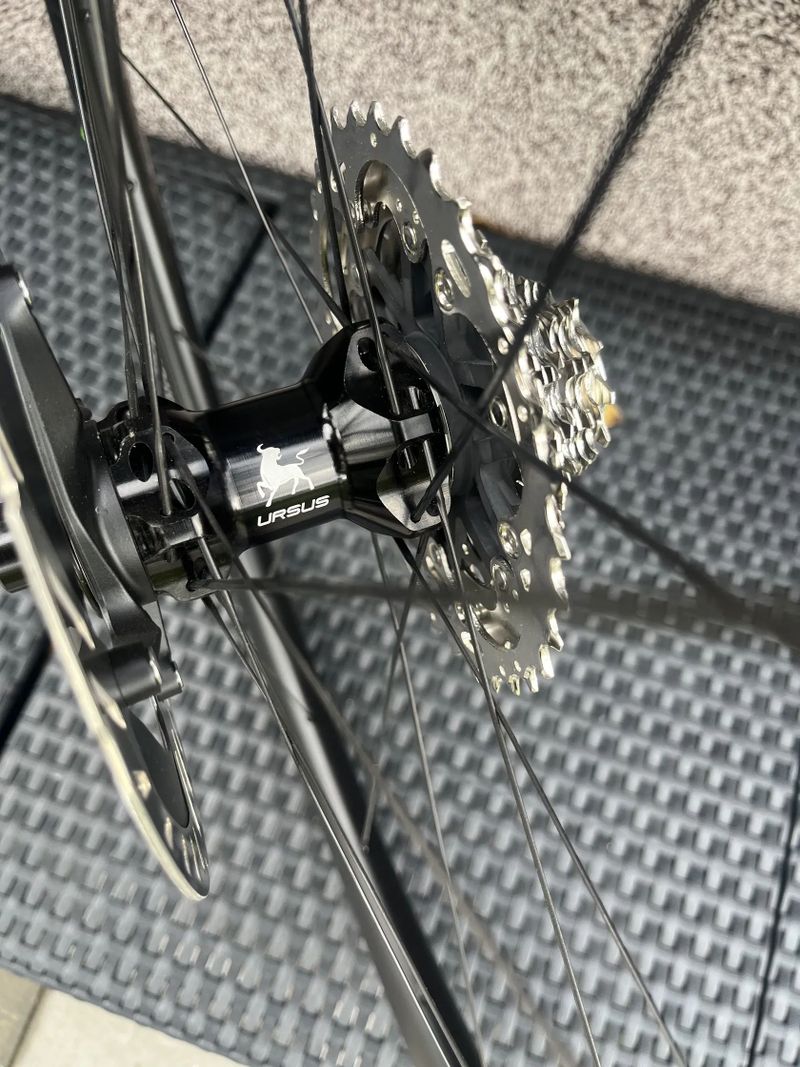Karbonová kola Ursus Miura TC37 Disc CL