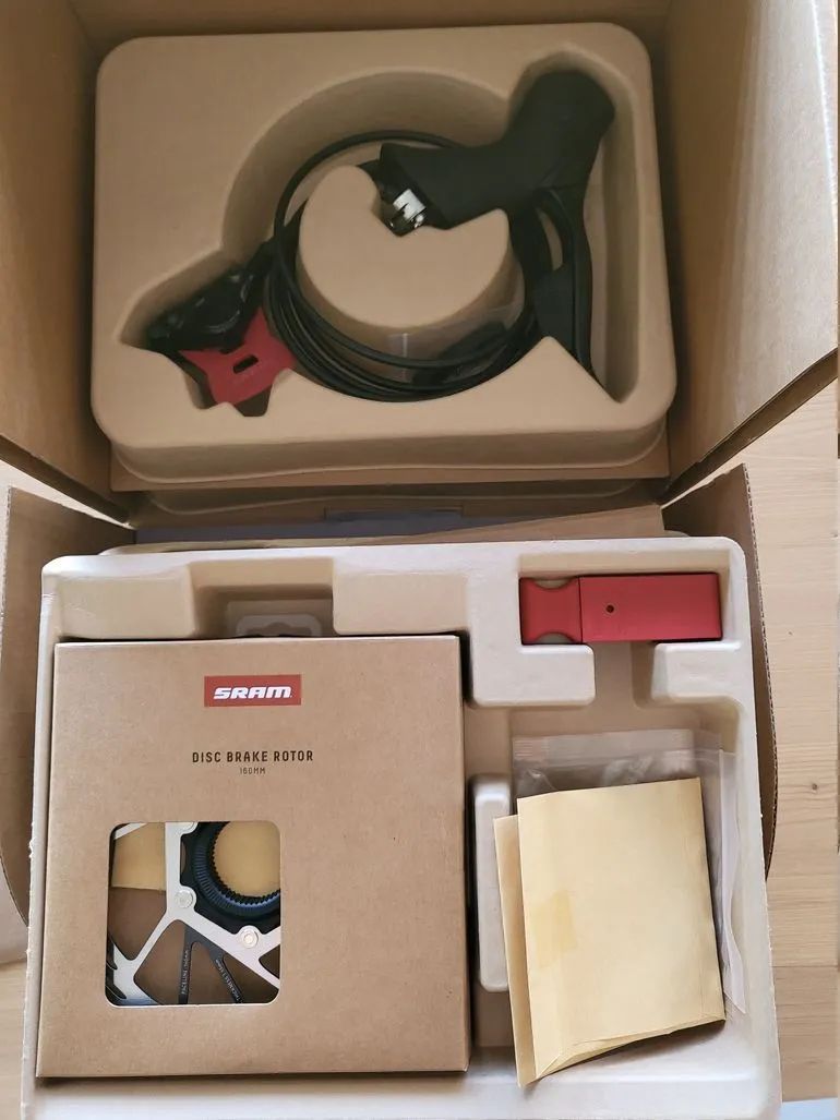 Sram Sada řazení Sram Force eTap AXS D2 Disc 2x12 rychlostí pro silniční kolo