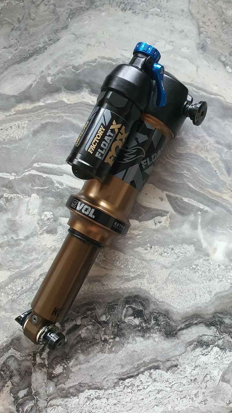 FOX FLOAT X TRUNNION FACTORY T205/62,5mm