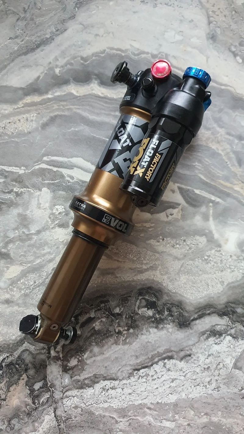 FOX FLOAT X TRUNNION FACTORY T205/62,5mm